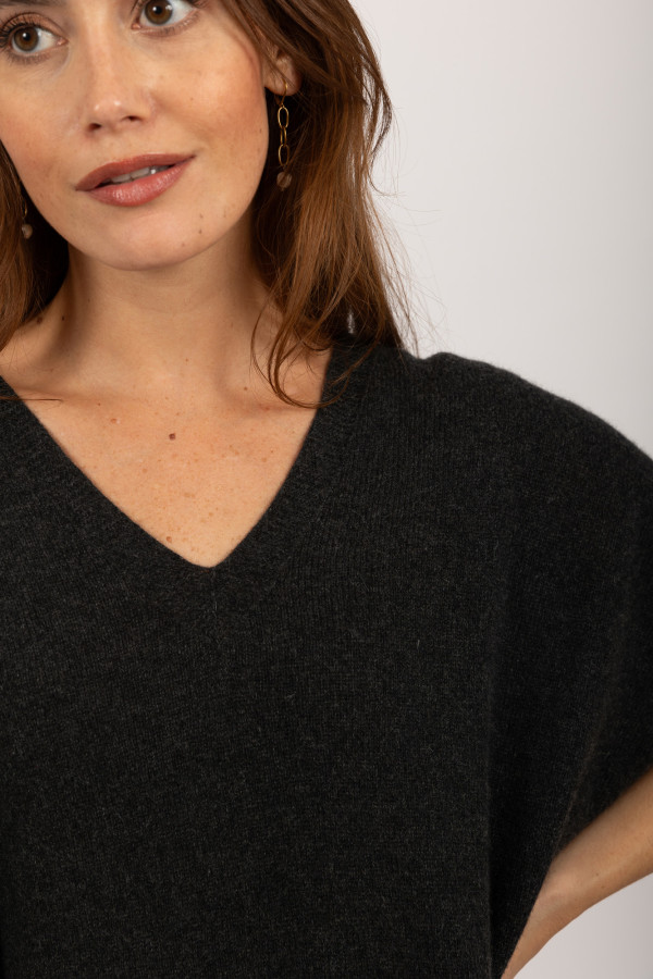 Reiner Kaschmir-Pullover mit kurzen Ärmeln in anthrazitgrau