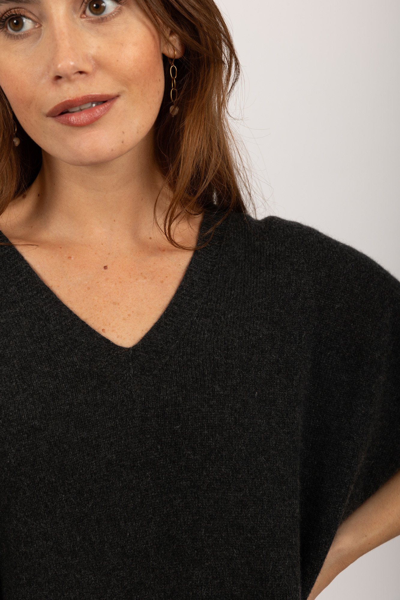 Short Sleeve Slip Over Jumper 100% Cashmere in Charcoal Grey | Italy in ...